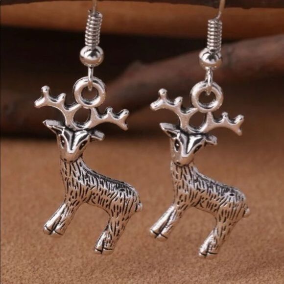 Antique Silver Elk Reindeer Holiday Winter Christmas Animal Drop Dangle Earrings - Picture 1 of 6